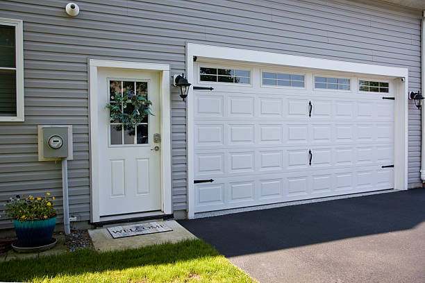 24/7 Emergency Garage Door Panel Replacement experts in Sarasota, FL